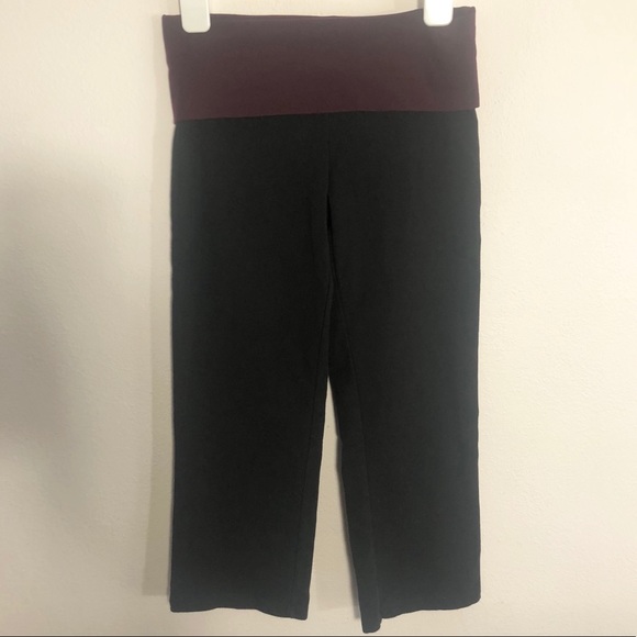 VS PINK XSmall black and purple capris yoga pants - Picture 4 of 5